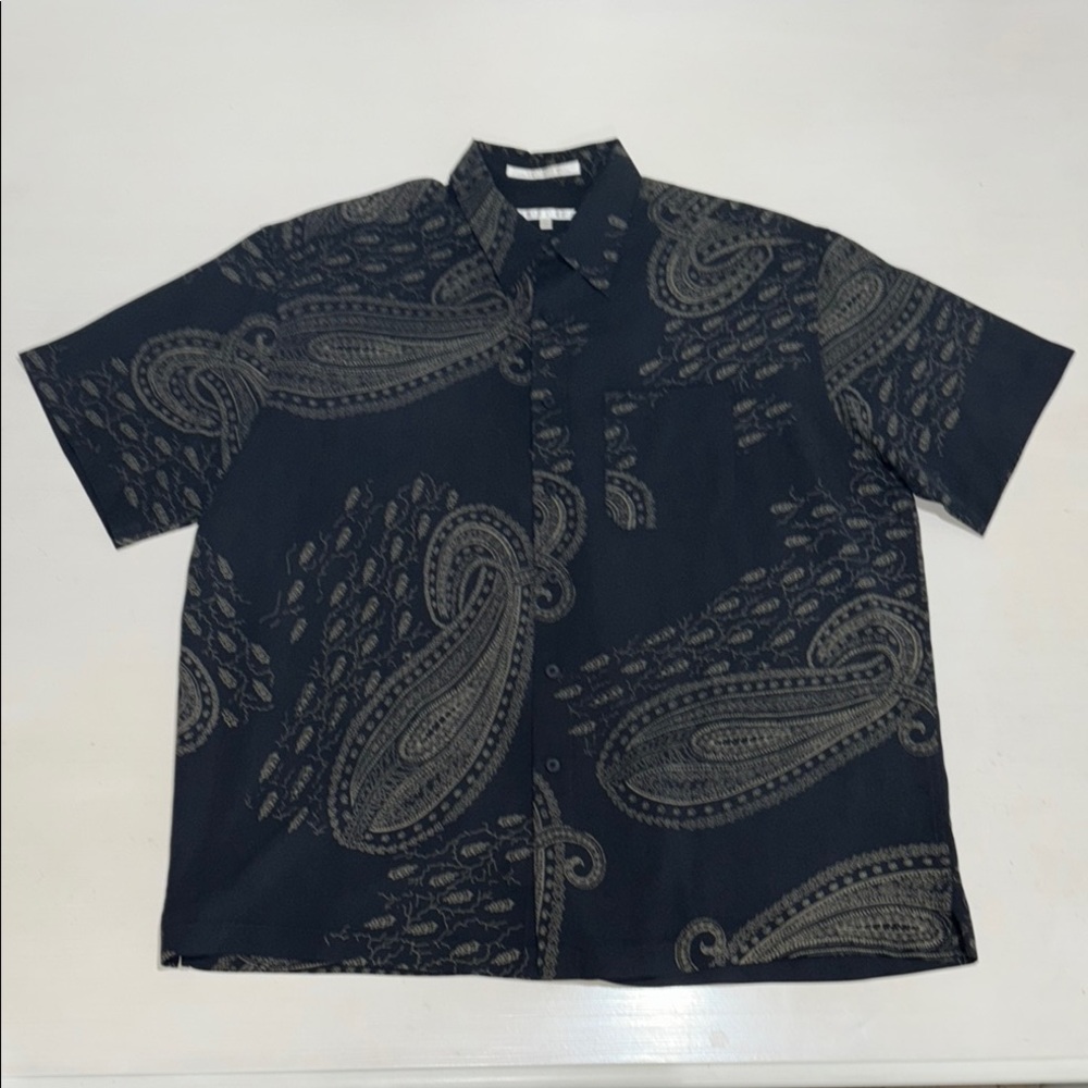Perry Ellis Black Paisley Shirt, 100% Silk. Men's XL. Excellent condition. Nice!